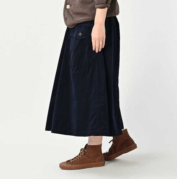 Pin Corduroy Tent Skirt Female Model