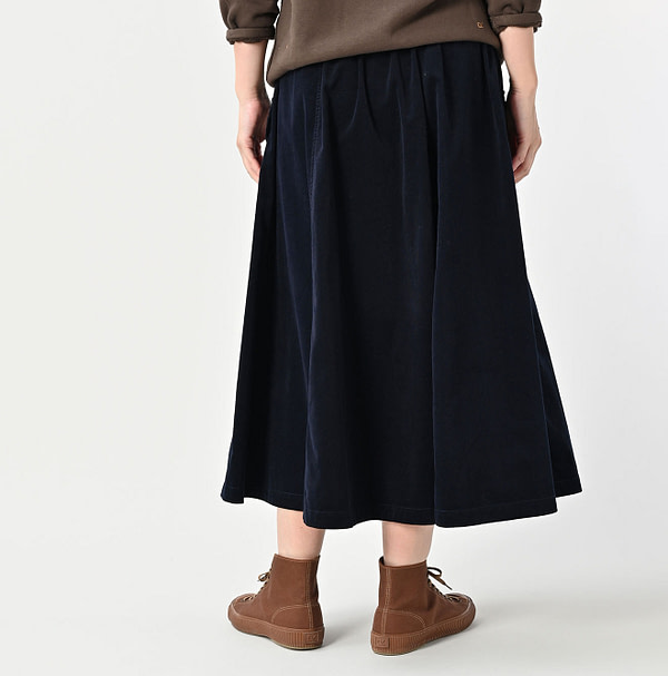 Pin Corduroy Tent Skirt Female Model