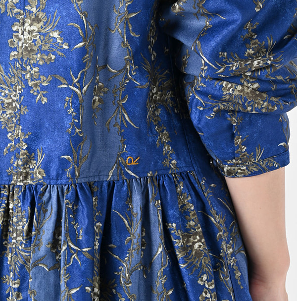 Chandelier Flower Print Gather Dress Detail