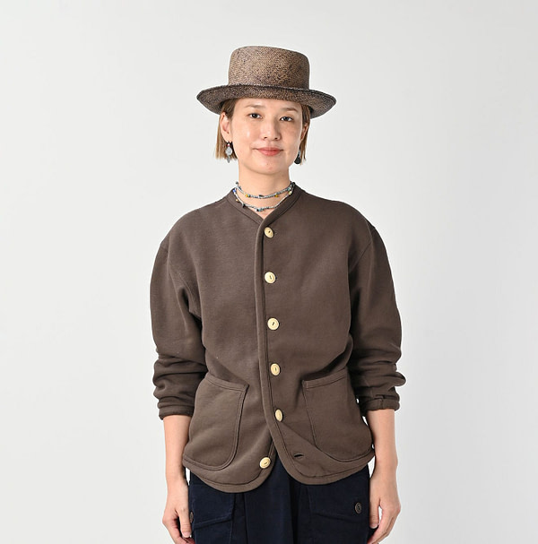 HERITAGE Urake 908 Binder Cardigan Female Model