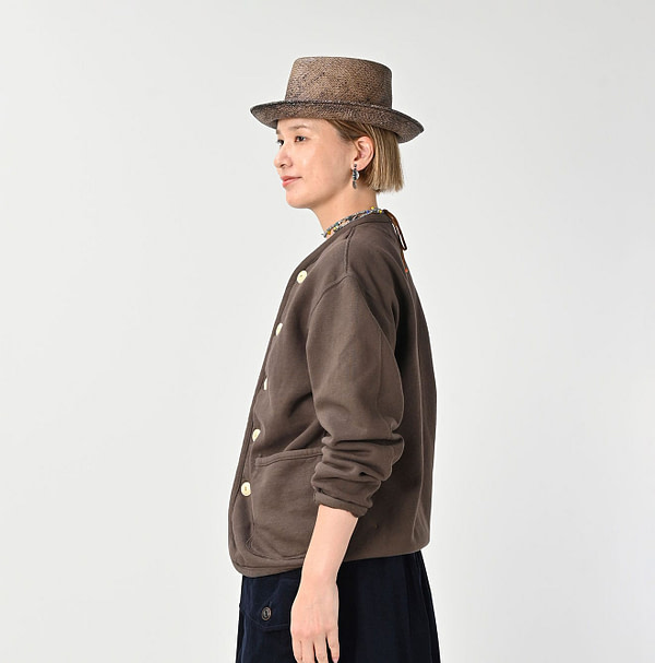 HERITAGE Urake 908 Binder Cardigan Female Model