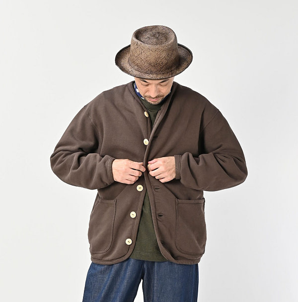 HERITAGE Urake 908 Binder Cardigan Male Model