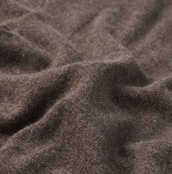 Yaku Merino Henley Detail