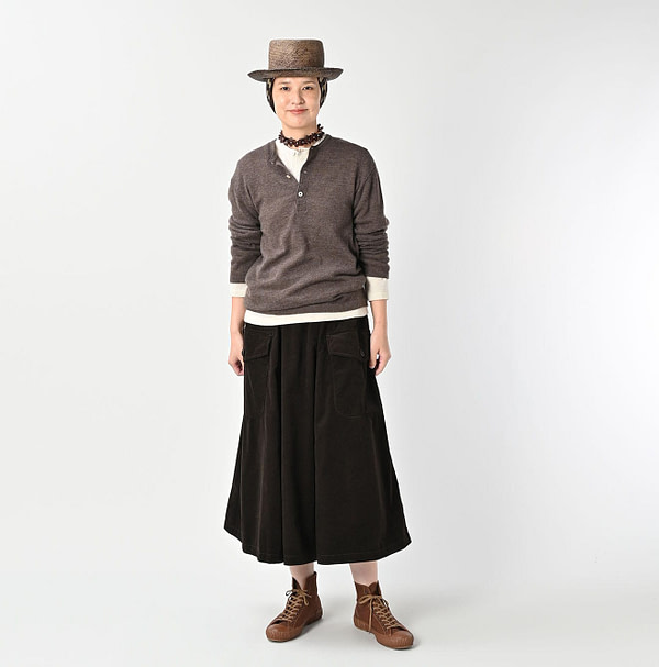 Yaku Merino Henley Female Model