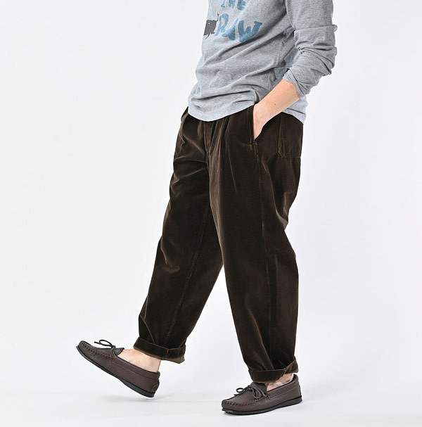 Velvet 908 Peg Top Pants Male Model
