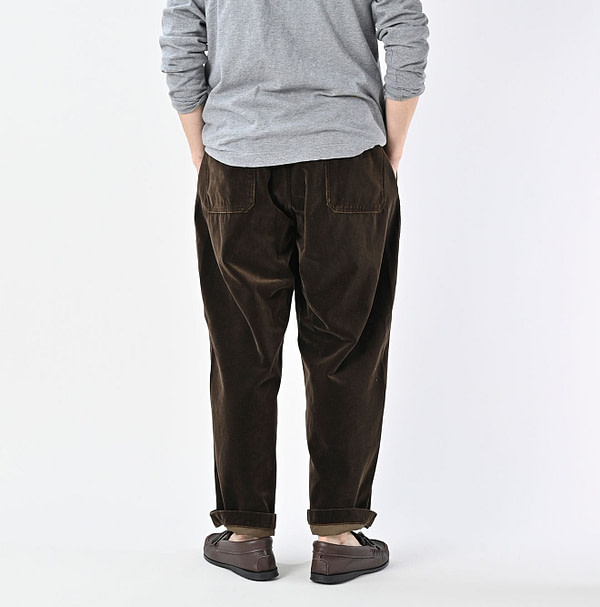 Velvet 908 Peg Top Pants Male Model