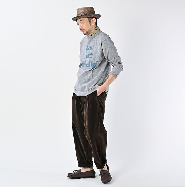 Velvet 908 Peg Top Pants Male Model