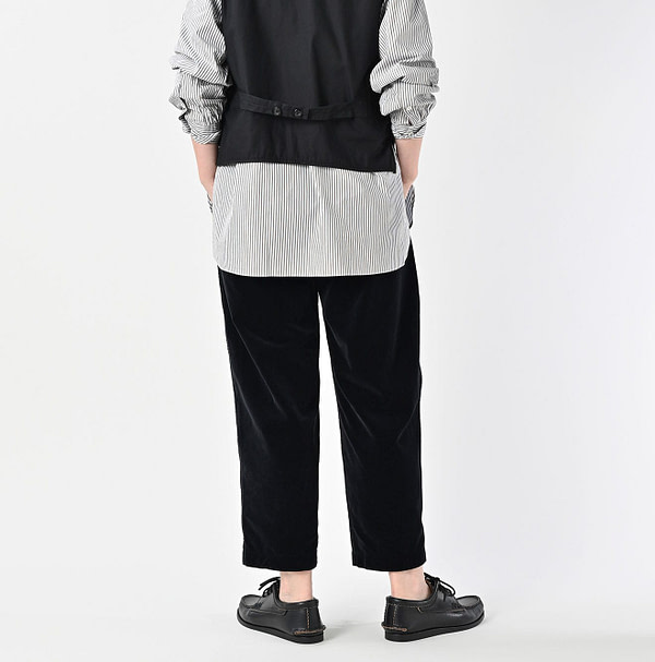 Velvet 908 Peg Top Pants Female Model