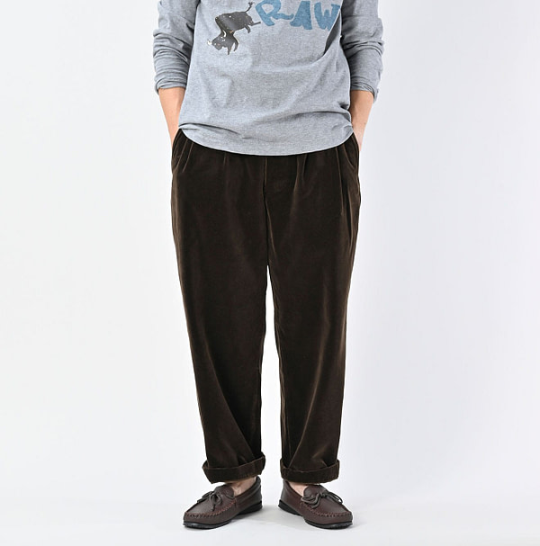Velvet 908 Peg Top Pants Male Model