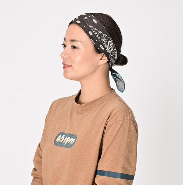 Gauze Cross Paisley Bandana Female Model