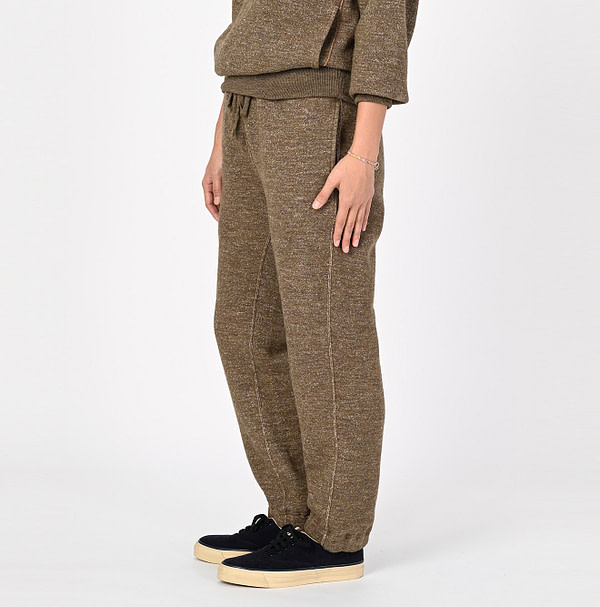 Wool Cotton Urake 908 Sweat Pants Female Model