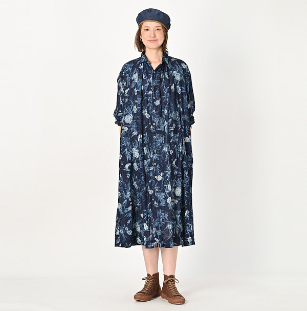 Indigo Doama Hira Garden Balsam Print Kushukushu Dress Female Model