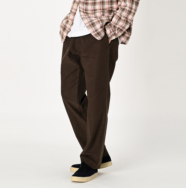 Moleskin Easy Slacks MEN Male Model