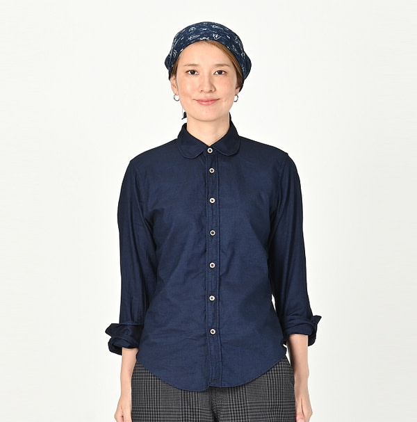 Indigo Thin Oxford Petite Loafer Shirt Female Model