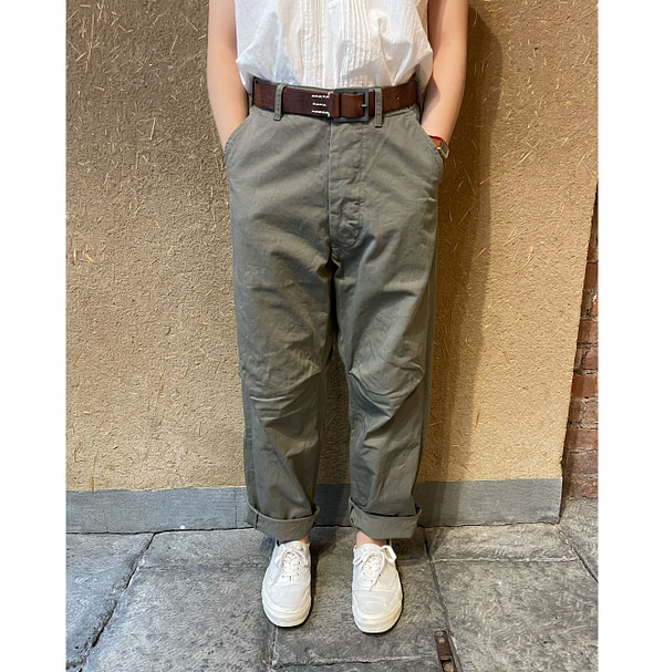 Okome Cotton Chino 908 Chigo Pants Female Model