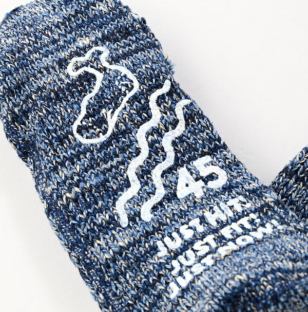 Indigo Zakkuri Knitsew Socks Detail