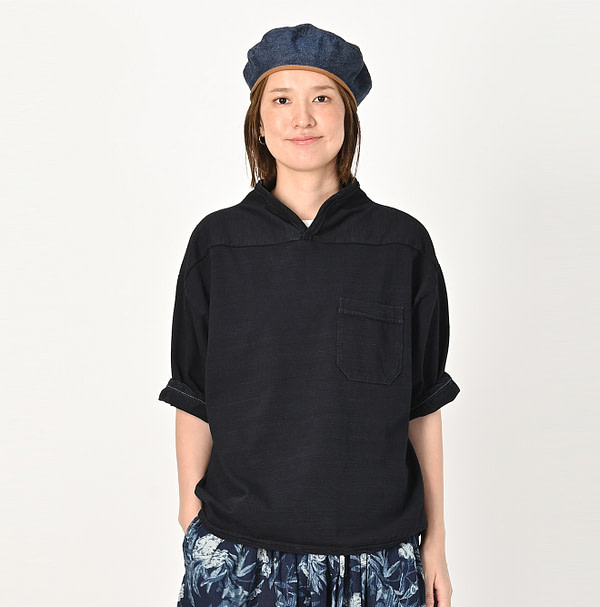 Indigo Dekoboko Tenjiku Outer T-shirt Female Model