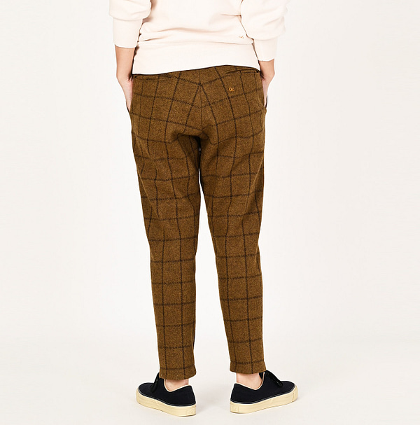 Jersey Wool Flannel 908 Easy Pants Female Model