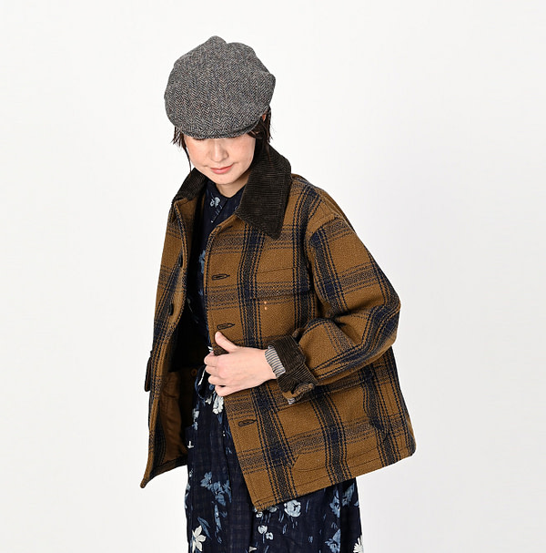 Teddy Check Melton Wool 908 Hunting Jacket Female Model