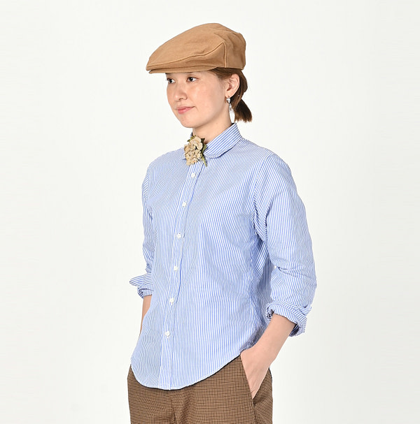 Thin Oxford Petite Loafer Shirt Female Model