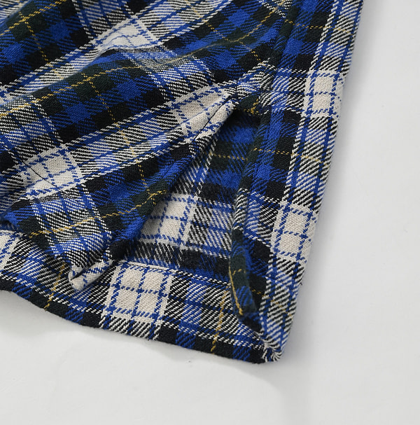 Indigo Zimba Flannel Check Frill Cache-Coeur Detail