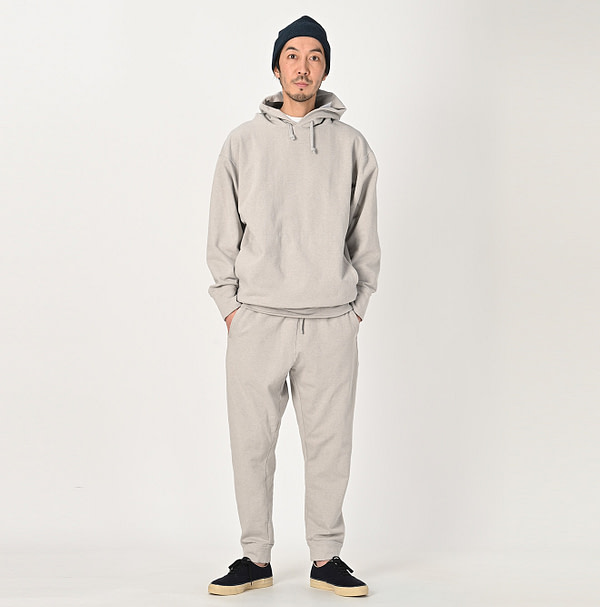 908 Bear Urake Sweat Pants Male Model