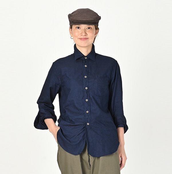 Indigo Thin Oxford 908 Loafer Shirt Female Model