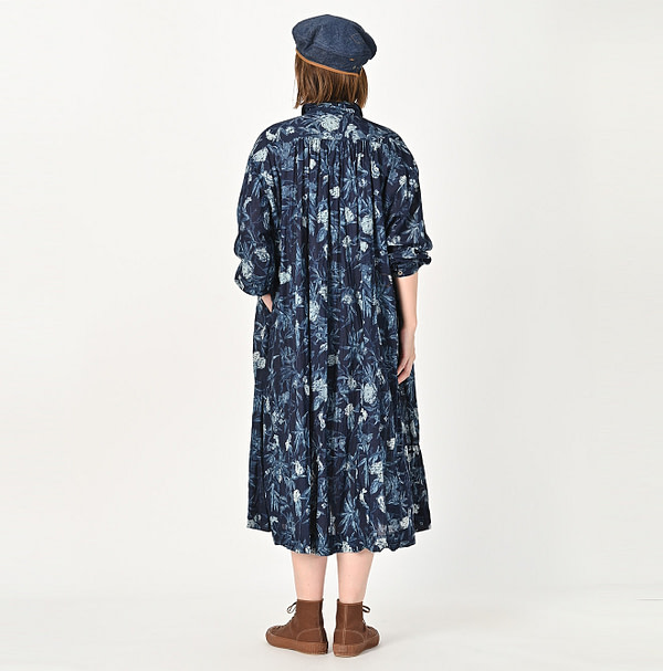 Indigo Doama Hira Garden Balsam Print Kushukushu Dress Female Model