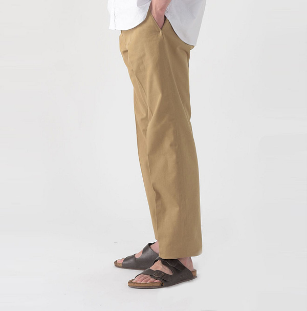 Okome Chino Miyuki Cotton Pants Male Model