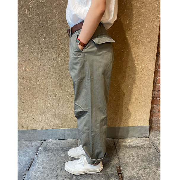 Okome Cotton Chino 908 Chigo Pants Female Model