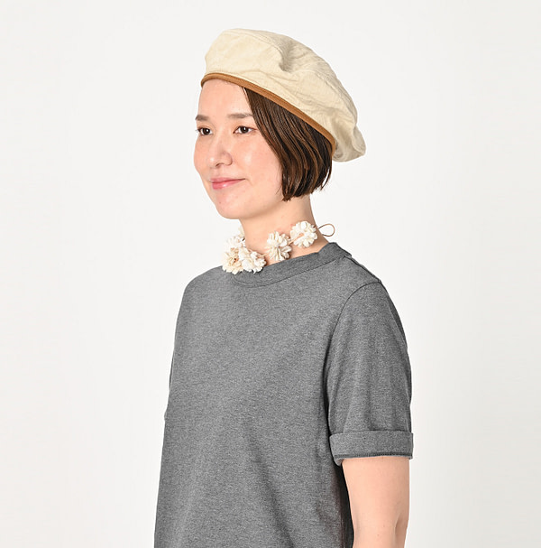 Linen Herringbone Beret Female Model