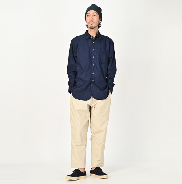 Indigo Thin Oxford 908 Loafer Shirt Male Model