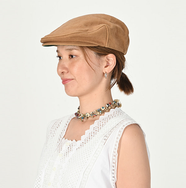 No. 4 Canvas Hunting Hat Female Model