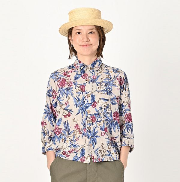 Doama Hira Garden Balsam Print Square Shirt Female Model