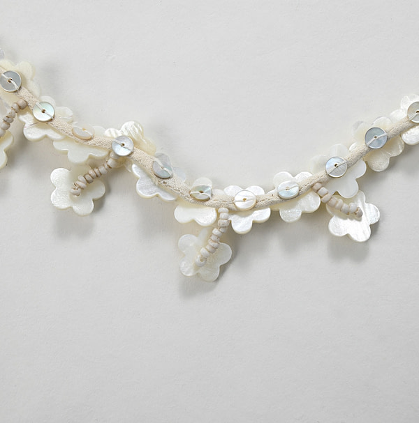 Shell Flower Choker Shell Detail