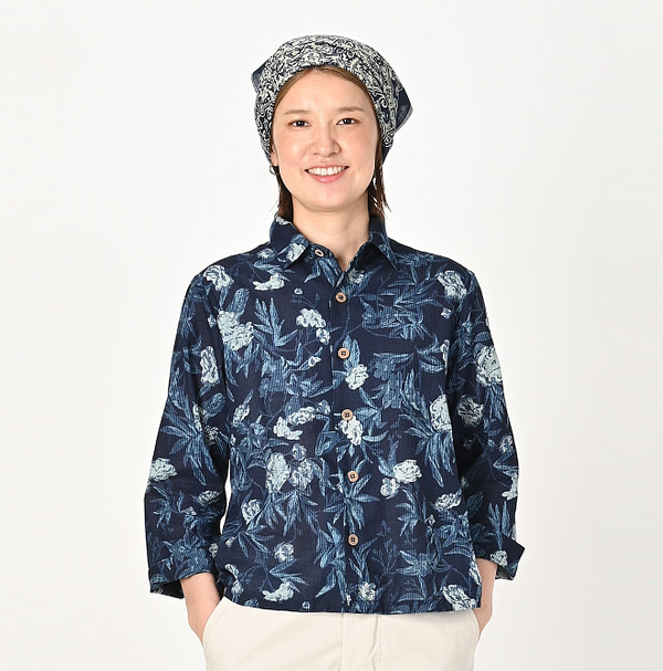 Indigo Doama Hira Garden Balsam Print Square Shirt Female Model