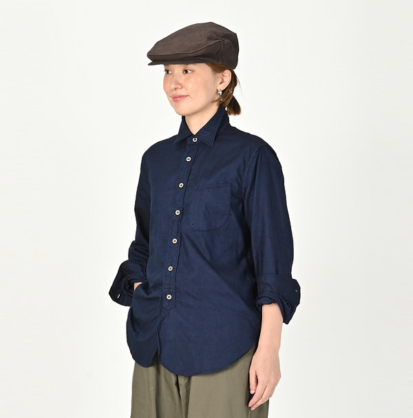 Indigo Thin Oxford 908 Loafer Shirt Female Model