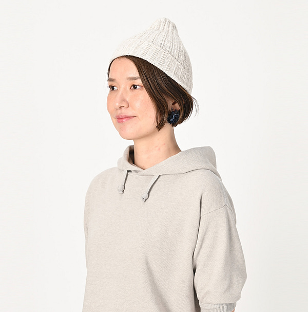 45 Star Knit Cap Sandy Ice Female Model