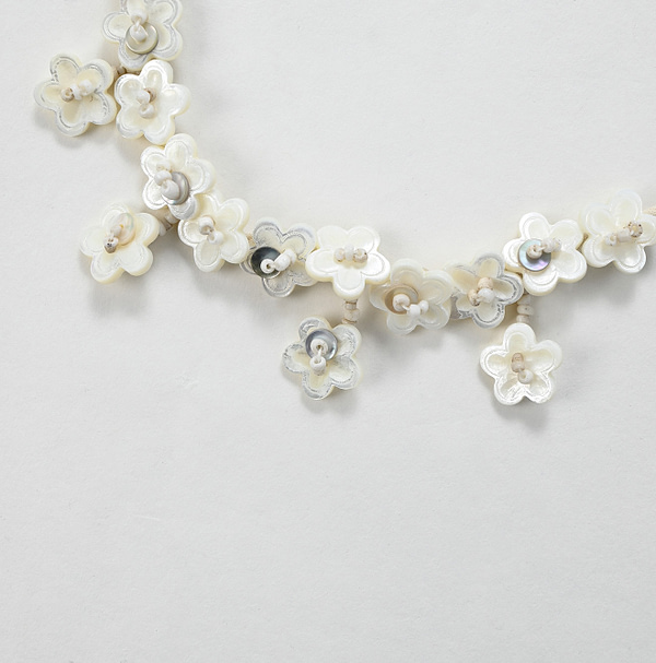 Shell Flower Choker Shell Detail