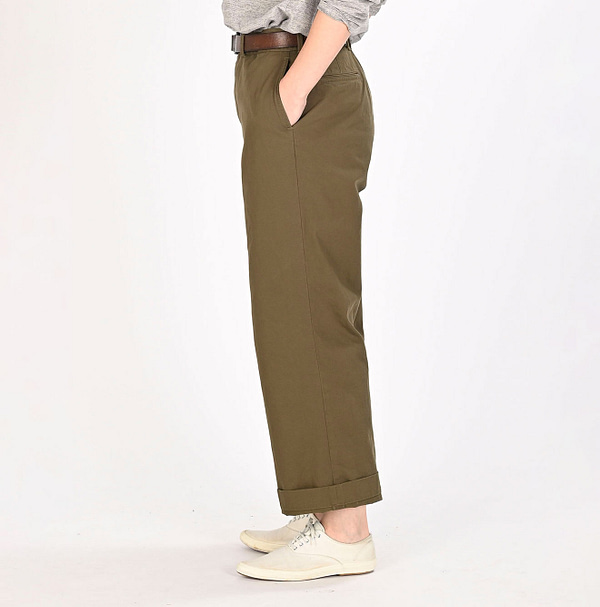 Okome Chino Cotton Charlotte Pants Female Model