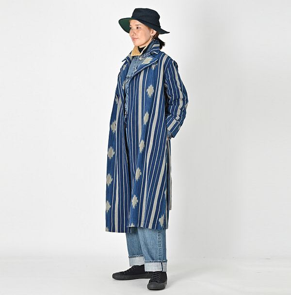 Ikat Nabbaco Coat Female Model