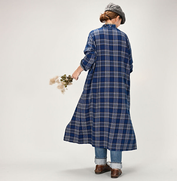 Ai Indian Flannel Check Cache-Coeur Dress Female Model