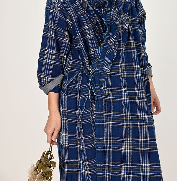 Ai Indian Flannel Check Cache-Coeur Dress Female Model