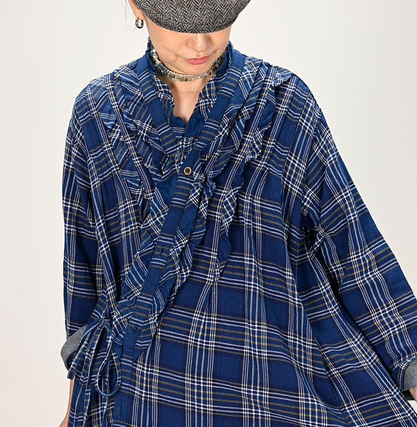 Ai Indian Flannel Check Cache-Coeur Dress Female Model