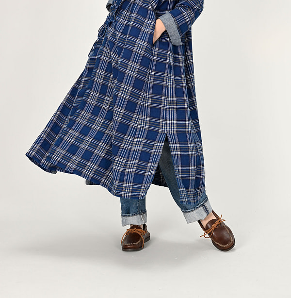 Ai Indian Flannel Check Cache-Coeur Dress Female Model