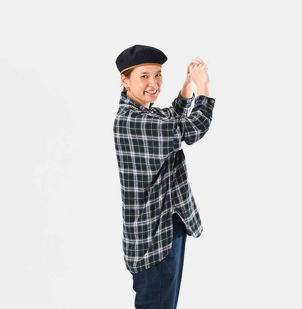 Double Woven Big Shirt Female Model