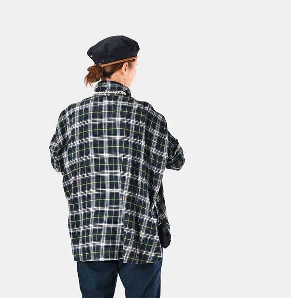 Double Woven Big Shirt Female Model