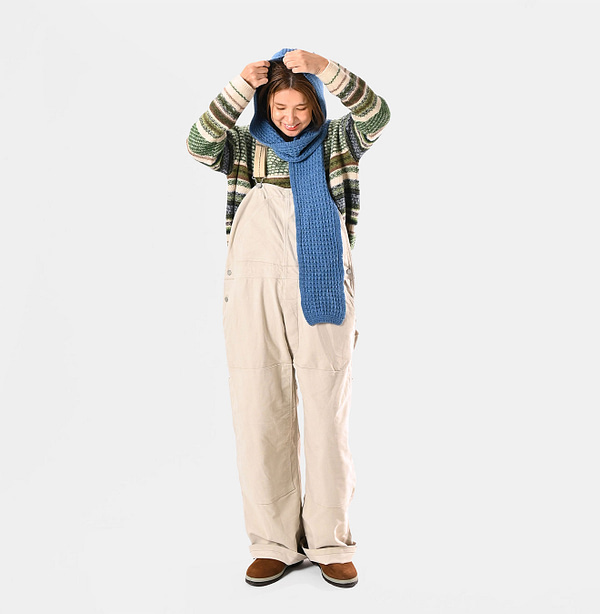 Dacapo Hooded Muffler Female Model
