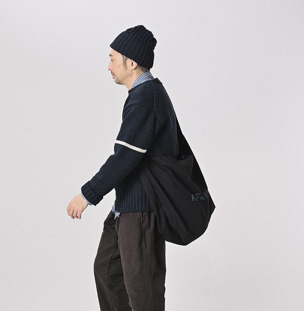 Indian de 45 Star Tote Large Male Model