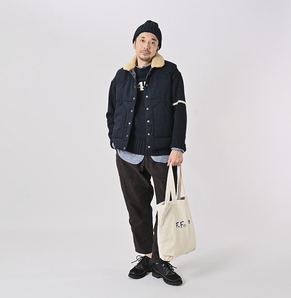 Indian de 45 Star Tote Medium Male Model